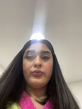 Snapshot of MiahWindsor chatting on July 6, 10:23 pm MiahWindsor online show from July 6, 10:23 pm