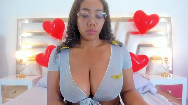 Aisharhodes00 online show from February 15, 1:49 pm