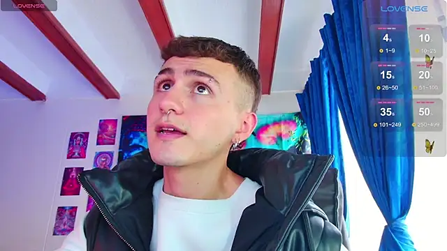 Snapshot of dimitri-bilak chatting on March 13, 10:10 pm dimitri-bilak online show from March 13, 10:10 pm