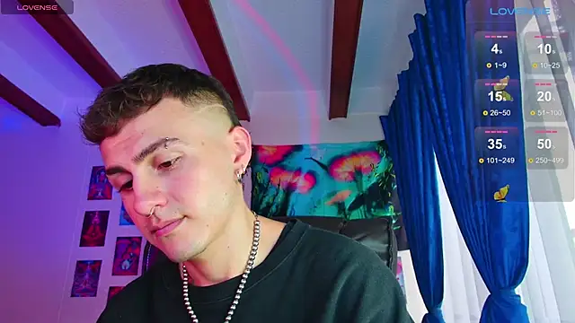 Snapshot of dimitri-bilak chatting on March 17, 10:49 pm dimitri-bilak online show from March 17, 10:49 pm