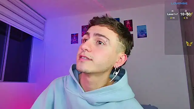 Snapshot of dimitri-bilak chatting on October 18, 11:16 pm dimitri-bilak online show from October 18, 11:16 pm