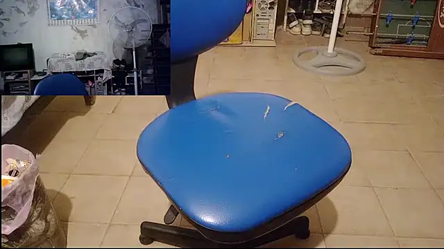 Snapshot of Emv2 chatting on February 2, 5:39 am Emv2 online show from February 2, 5:39 am