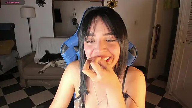 Miss Nicole online show from March 22, 4:45 am