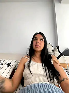 Miss Nicole online show from October 5, 8:07 pm