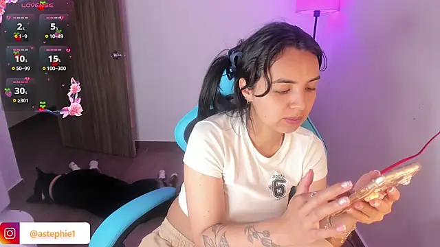 Miss Nicole online show from November 26, 6:53 pm