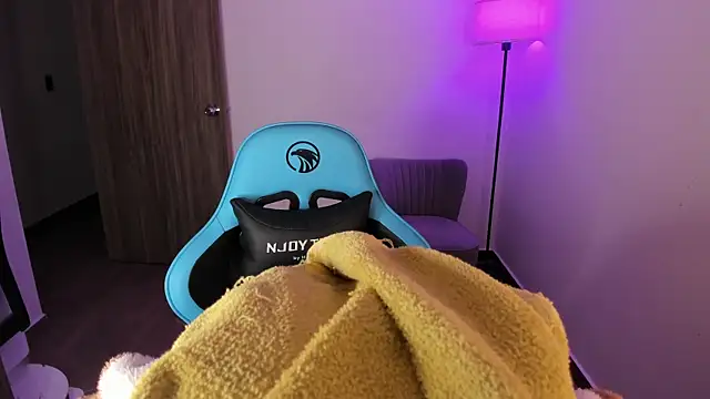 Miss Nicole online show from February 12, 1:33 am