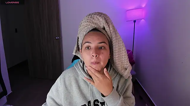 Miss Nicole online show from February 18, 7:43 pm