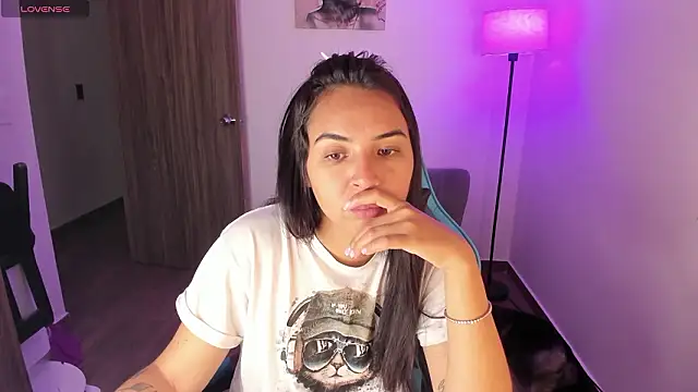 Snapshot of Miss_Nicole chatting on March 7, 1:30 pm Miss Nicole online show from March 7, 1:30 pm