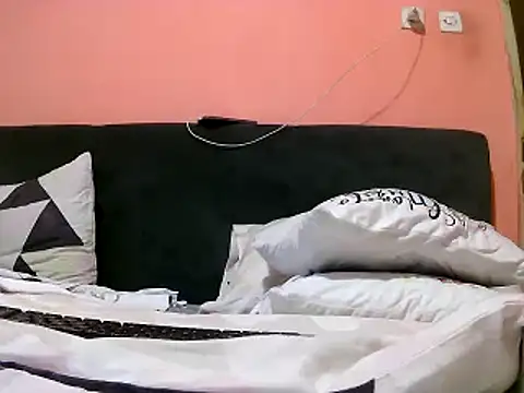 Snapshot of Drama-gal chatting on January 10, 10:50 am Drama-gal online show from January 10, 10:50 am