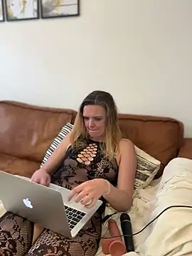 Suesse Schnitte online show from March 12, 12:57 pm