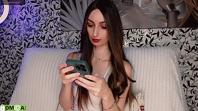 Snapshot of _Amelle_ chatting on November 24, 3:34 pm Amelle online show from November 24, 3:34 pm