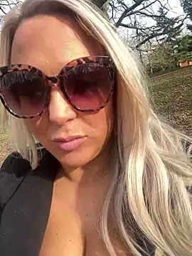 Bustyblondebabe32 online show from March 21, 3:57 pm