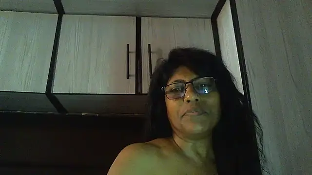 Snapshot of MsAttitude chatting on January 3, 11:14 am MsAttitude online show from January 3, 11:14 am