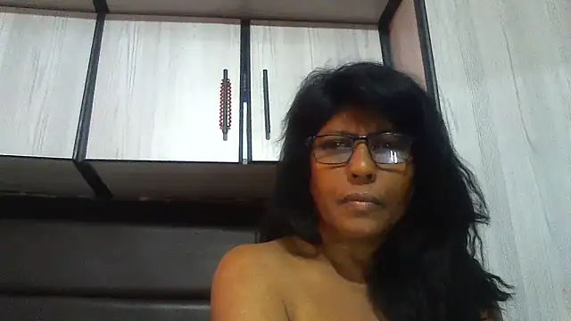 Snapshot of MsAttitude chatting on January 5, 2:30 pm MsAttitude online show from January 5, 2:30 pm
