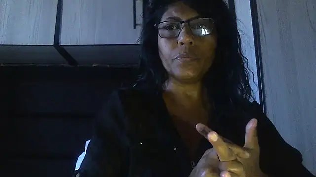 Snapshot of MsAttitude chatting on January 18, 8:10 am MsAttitude online show from January 18, 8:10 am