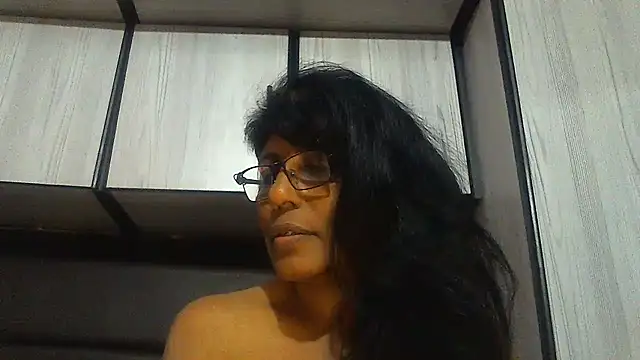 Snapshot of MsAttitude chatting on February 6, 12:48 pm MsAttitude online show from February 6, 12:48 pm