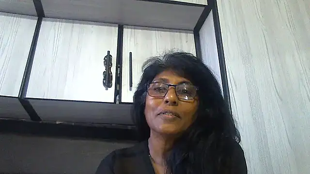 Snapshot of MsAttitude chatting on February 17, 8:19 am MsAttitude online show from February 17, 8:19 am