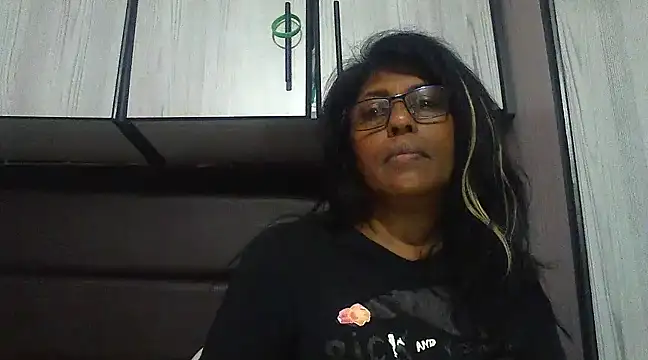 Snapshot of MsAttitude chatting on March 18, 11:19 am MsAttitude online show from March 18, 11:19 am