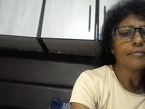 Snapshot of MsAttitude chatting on September 25, 7:01 am MsAttitude online show from September 25, 7:01 am