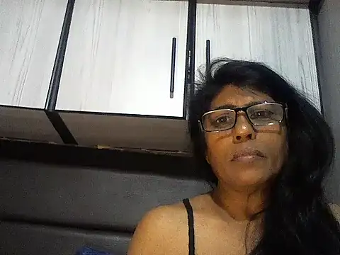 Snapshot of MsAttitude chatting on October 6, 6:00 am MsAttitude online show from October 6, 6:00 am