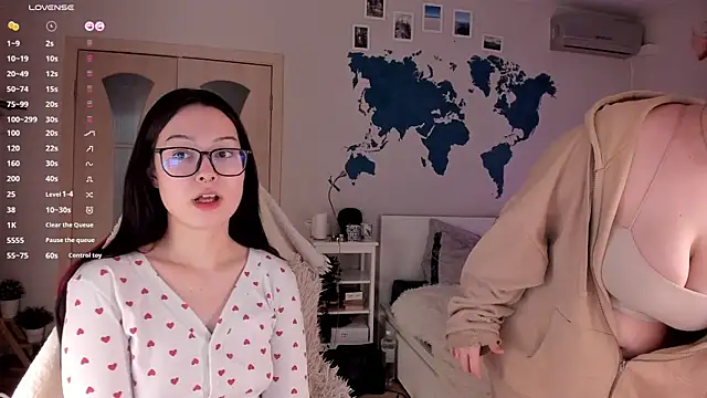 Snapshot of LisaLaas chatting on February 8, 3:10 pm LisaLaas online show from February 8, 3:10 pm