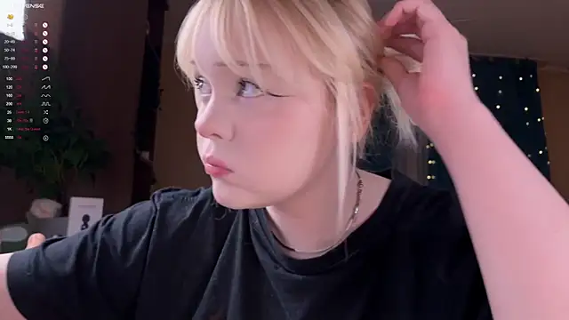 Snapshot of LisaLaas chatting on February 28, 9:16 pm LisaLaas online show from February 28, 9:16 pm