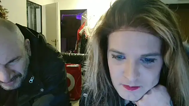 Snapshot of TransandBoy chatting on December 12, 1:43 am TransandBoy online show from December 12, 1:43 am