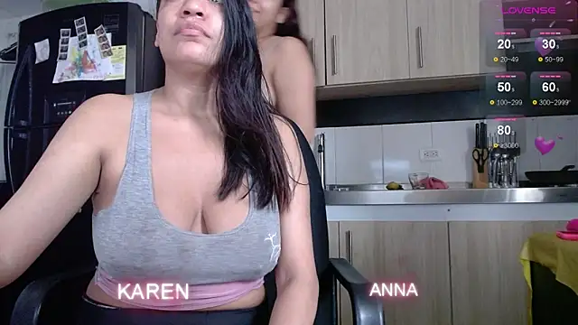 Snapshot of Karen_sex92 chatting on March 29, 1:22 pm Karen sex92 online show from March 29, 1:22 pm