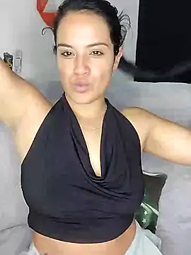 zhayra rose online show from January 3, 3:27 am