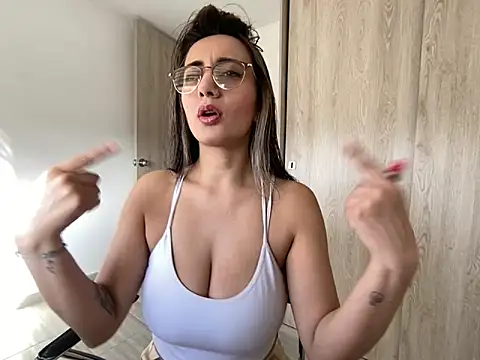 Snapshot of Anny_Moore09 chatting on December 18, 12:55 pm Anny Moore09 online show from December 18, 12:55 pm