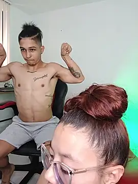 sophieandmarkls online show from February 11, 8:47 pm