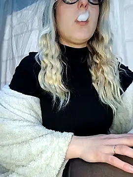 dolcehelena993 online show from February 11, 11:48 am