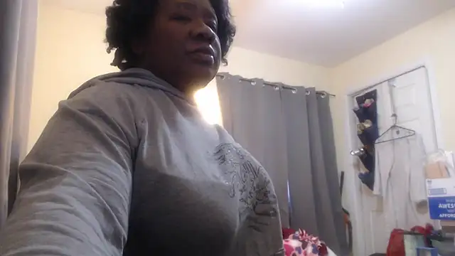 sluttyFetesa online show from February 4, 9:20 pm