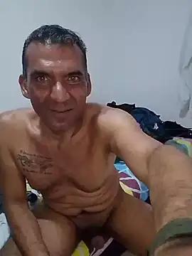 Snapshot of Daddy1972 chatting on June 20, 8:22 pm Daddy1972 online show from June 20, 8:22 pm