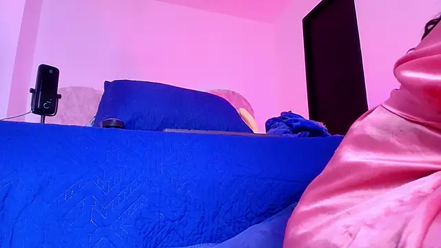 naomi kyse online show from December 3, 3:14 am