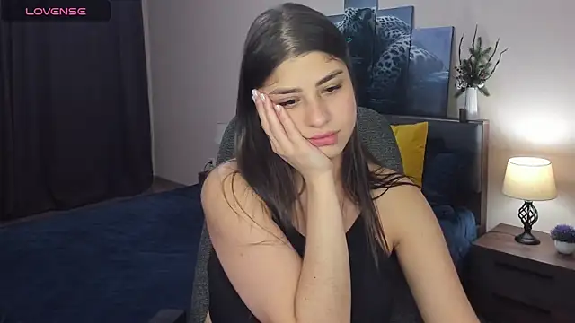 MaryMayson online show from April 14, 3:18 pm