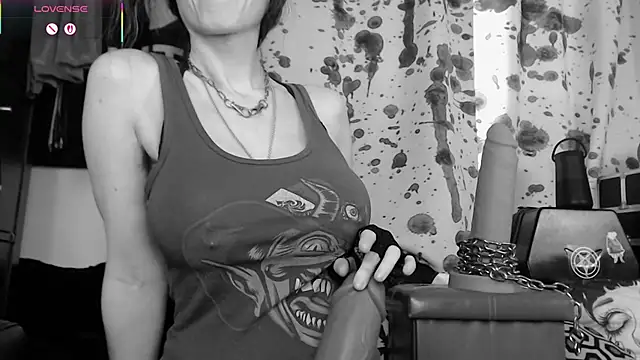 Silentmary online show from November 23, 3:12 pm