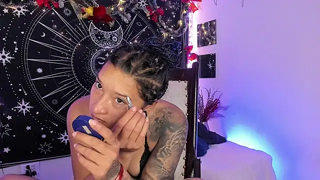 Eva Lee  online show from December 14, 8:41 am