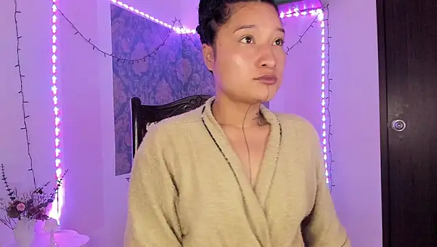 Eva Lee  online show from February 26, 9:19 am