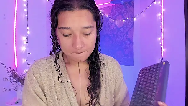 Snapshot of Eva_Lee_ chatting on June 14, 10:17 am Eva Lee online show from June 14, 10:17 am