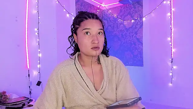 Snapshot of Eva_Lee_ chatting on June 30, 10:27 am Eva Lee online show from June 30, 10:27 am