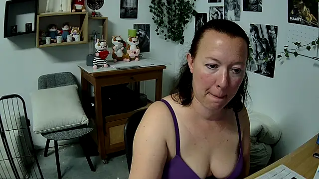 Snapshot of AnyaKrey@xh chatting on March 10, 12:21 pm AnyaKreyxh online show from March 10, 12:21 pm