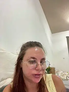 lovebellagrey online show from May 24, 2:22 pm