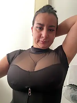 Abril Luv online show from February 5, 1:49 pm