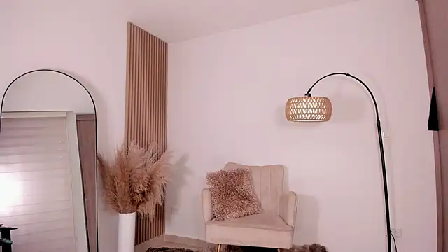 wandathompson  online show from March 6, 2:18 pm