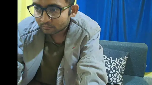 Snapshot of Cute_boy2000 chatting on January 9, 12:13 am Cute boy2000 online show from January 9, 12:13 am