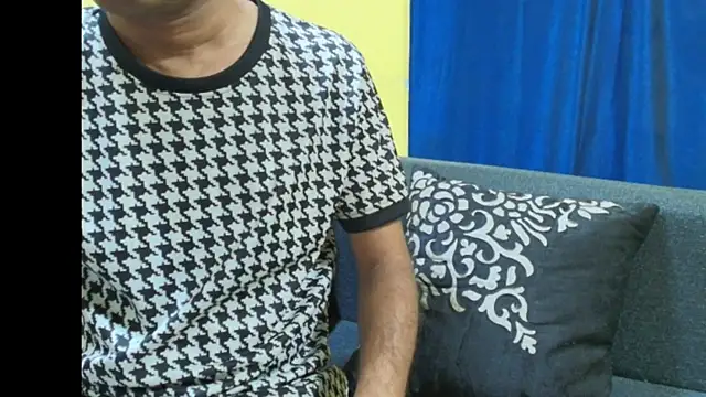 Snapshot of Cute_boy2000 chatting on March 1, 12:34 am Cute boy2000 online show from March 1, 12:34 am