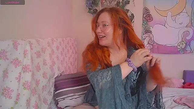 Snapshot of FluffyRainbowKity chatting on December 15, 11:14 am FluffyRainbowKity online show from December 15, 11:14 am