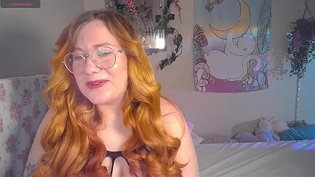 Snapshot of FluffyRainbowKity chatting on February 20, 9:32 am FluffyRainbowKity online show from February 20, 9:32 am