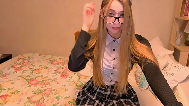 Snapshot of ShyBerryNelly chatting on May 2, 5:29 pm ShyBerryNelly online show from May 2, 5:29 pm